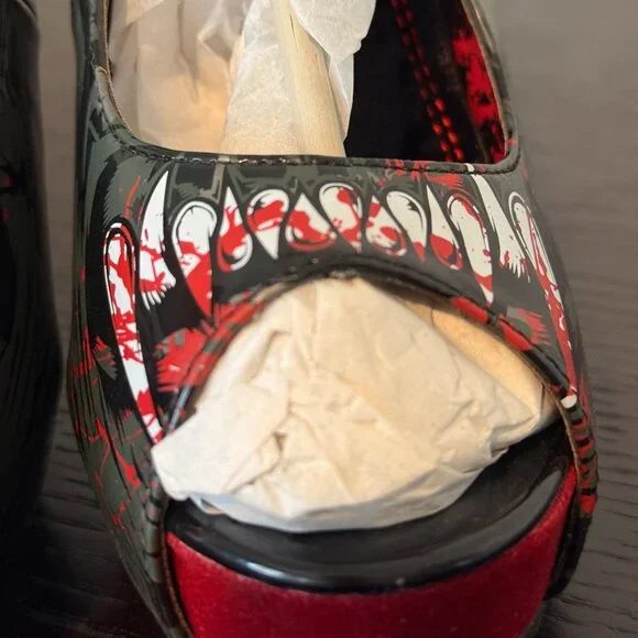 ! NWT - In Box - Iron Fist Werewolf/Vampire Black and Red Heels ! - Picture 5 of 5